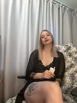 Chatroom XXX en direct de LillyFan-X
