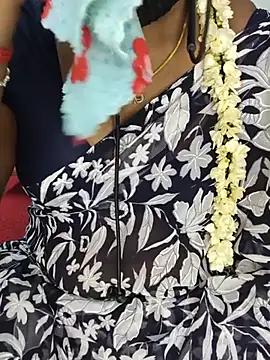Pokazy przed kamerką – Tamil_flowergril