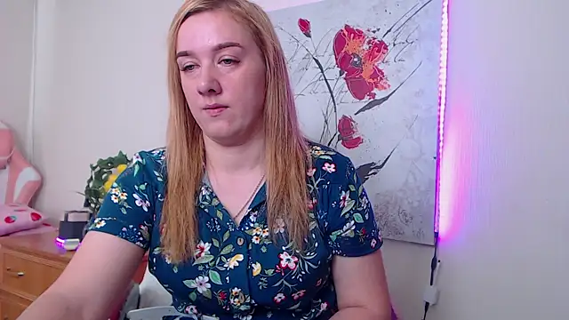 Show modela MarthaSimons na web-kameri