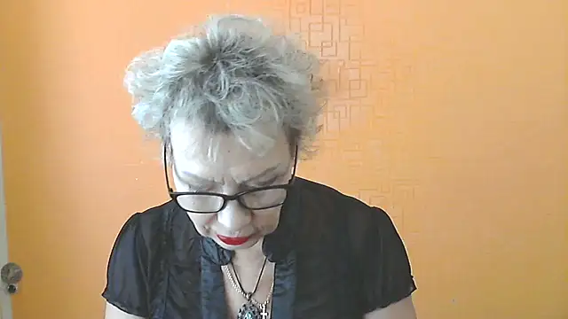 NessyJenixs Chat XXX in diretta