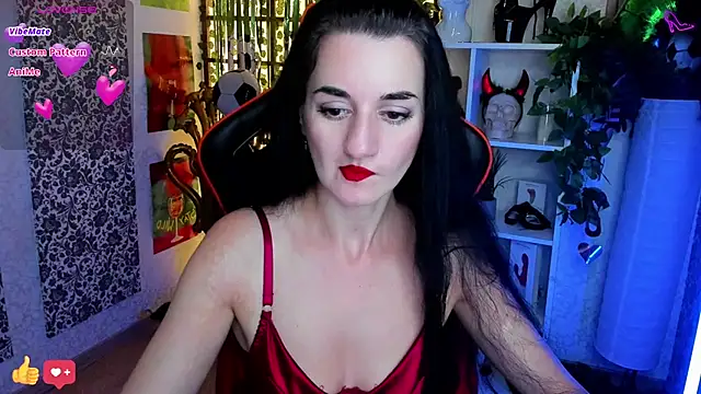 JessicaAlfo's Live Chat Room