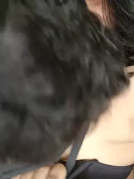 Pokazy przed kamerką – HOT-SHAKIRA