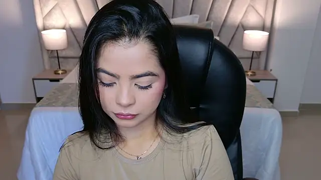 Chat XXX en directo de Layla_Breezee
