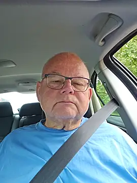 mullig57 Show in webcam