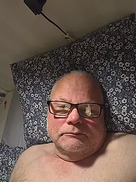 mullig57 Show in webcam