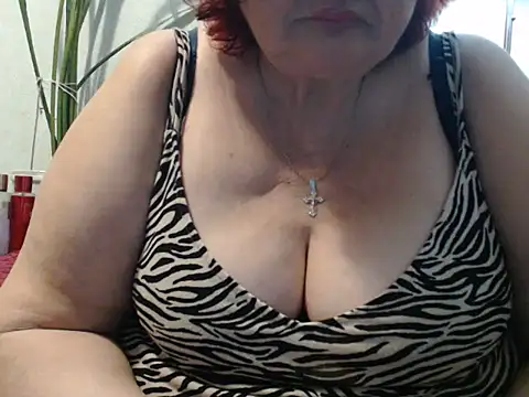 Chat +18 de DeniseeRosea ao vivo