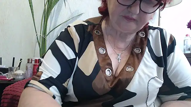 Chat +18 de DeniseeRosea ao vivo