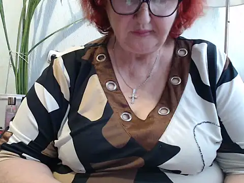 DeniseeRosea élő XXX-chatje