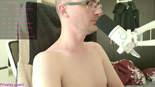 Moonsire1 Show in webcam