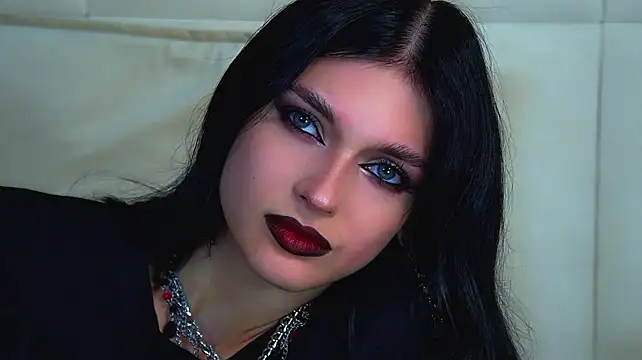 Show modela BeverlyMost na web-kameri