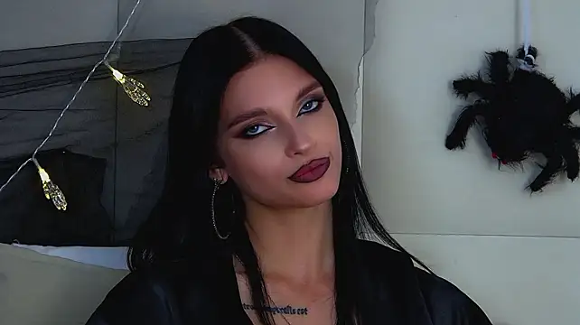 BeverlyMost Show in webcam