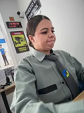 Pokazy przed kamerką – Ariana-07