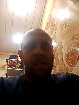 MaxDevilWhite Pertunjukan Webcam