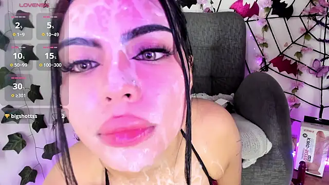 Živý XXX chat saray__jones