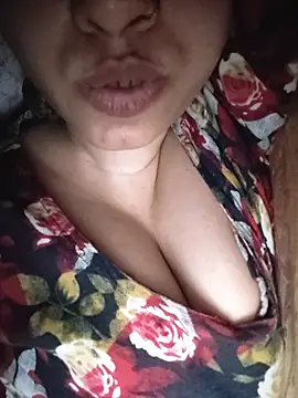 Pokazy przed kamerką   – cute_IndianBabe
