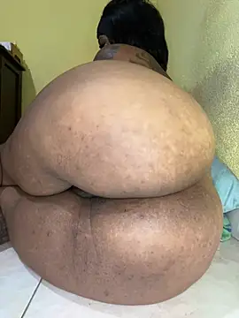 Pokazy przed kamerką – Charlotte_bronxxx