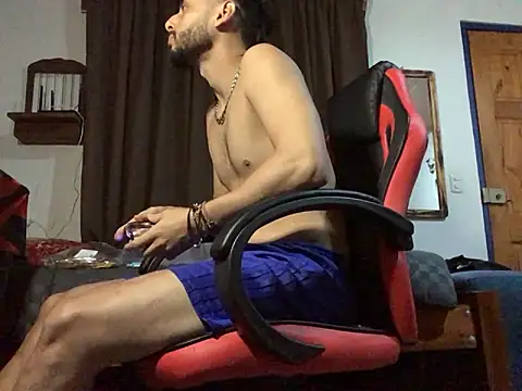 Nooneisthis Show Webcam