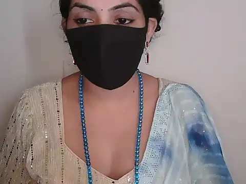 Reddy_Trisha: διαδικτυακό σόου στην κάμερα