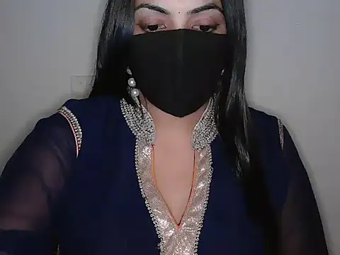 Pertunjukan Kamera Web Reddy_Trisha