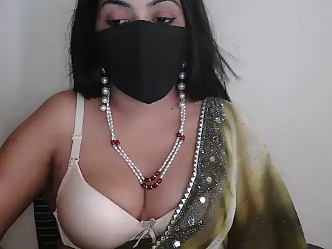 Reddy_Trisha Pertunjukan Webcam