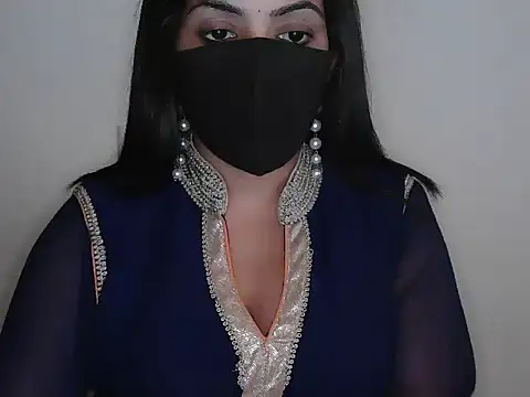Pokazy przed kamerką – Reddy_Trisha