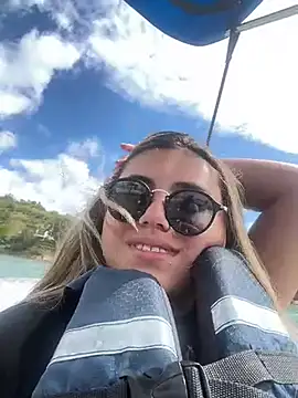 MeganCrow Show in webcam