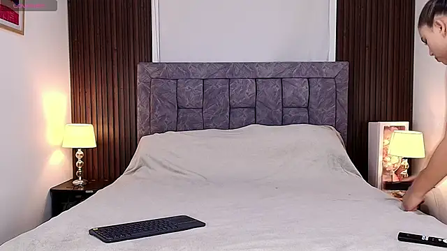 MeganCrow লাইভ চ্যাট রুম