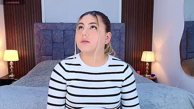 MeganCrow Adlı Modelin Canlı XXX Sohbeti