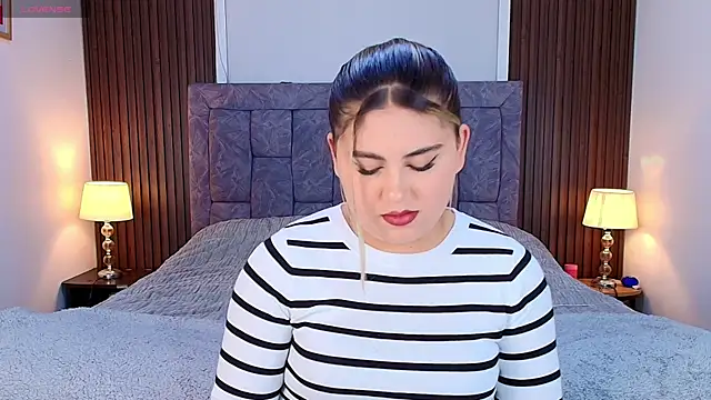 MeganCrow Chat XXX in diretta