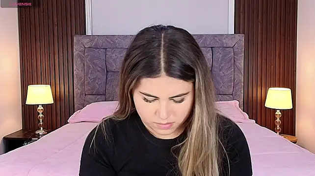 MeganCrow's Live XXX Chat