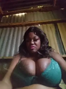Chat +18 de kinkybustyangel ao vivo