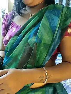 Anusri_359359のライブXXXチャット