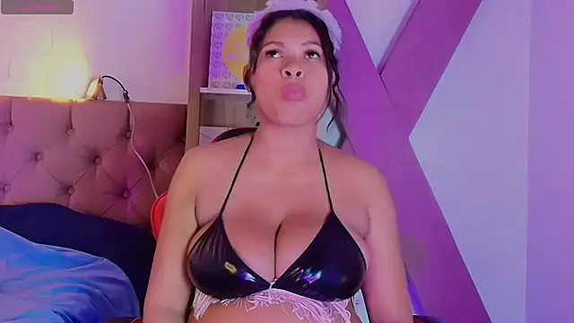 CamiilaReyes 网络视讯表演