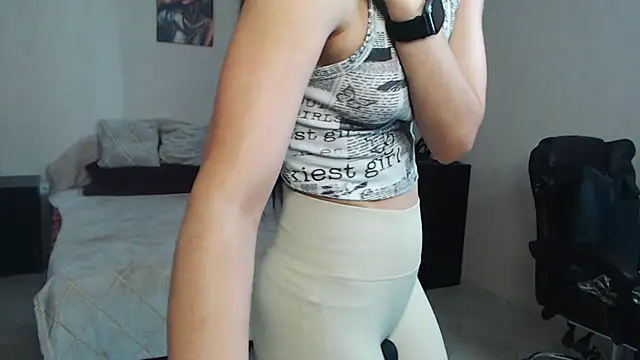 Chatroom XXX en direct de Kriss_brunette_5