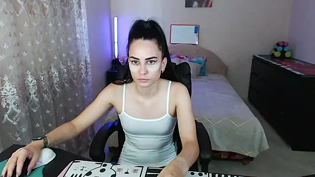 Kriss_brunette_5's Live XXX Chat