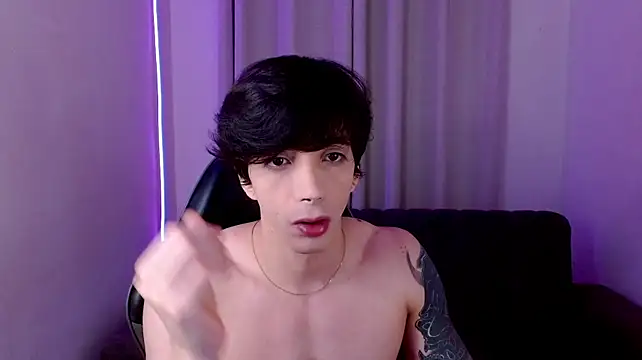 H3ll_B0I Webcam Show