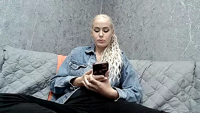 BlondieAdel Webcam-Show