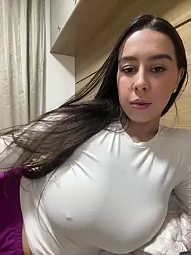 Show de Larah_222 na webcam