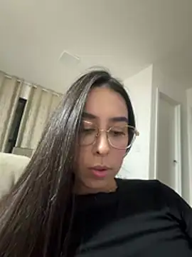 Show de Larah_222 na webcam