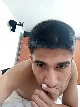 LoonyIdiot – webcam-show