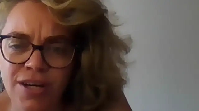 Živý XXX chat Ju-Hot