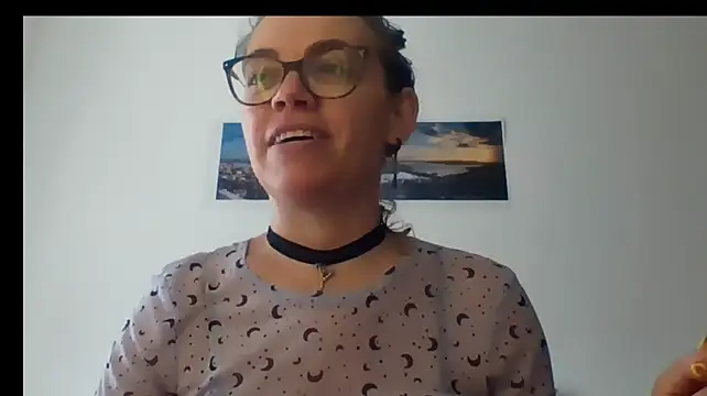 XXX chat uživo modela Ju-Hot