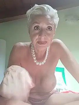 Živý XXX chat divinaerotica