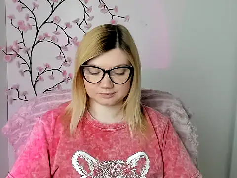 Živá chatovací místnost Lola_moree