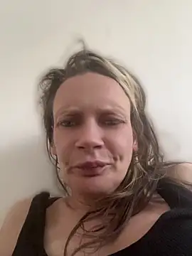 Scarlett2106 élő XXX-chatje