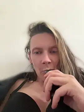 Scarlett2106: απευθείας συνομιλία ΧΧΧ