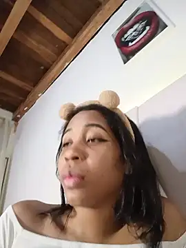 Zaira_Rose_ Adlı Modelin Canlı XXX Sohbeti
