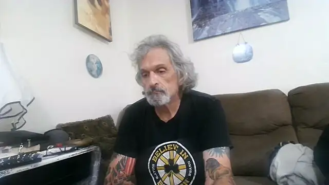 Harley1414Vicky Show in webcam