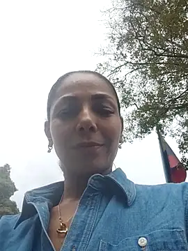 Lunasquirt1985's Webcam Show