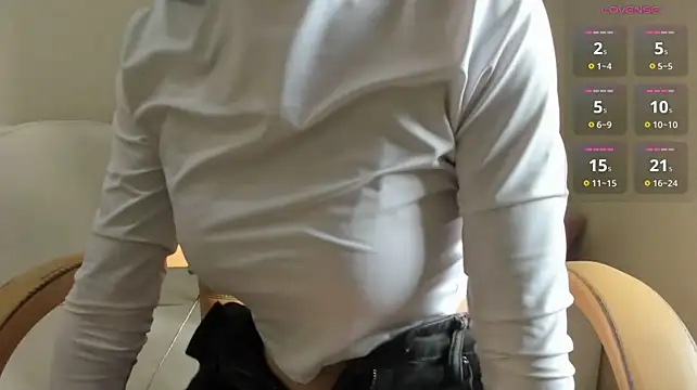 ErlinaBuoy Show in webcam